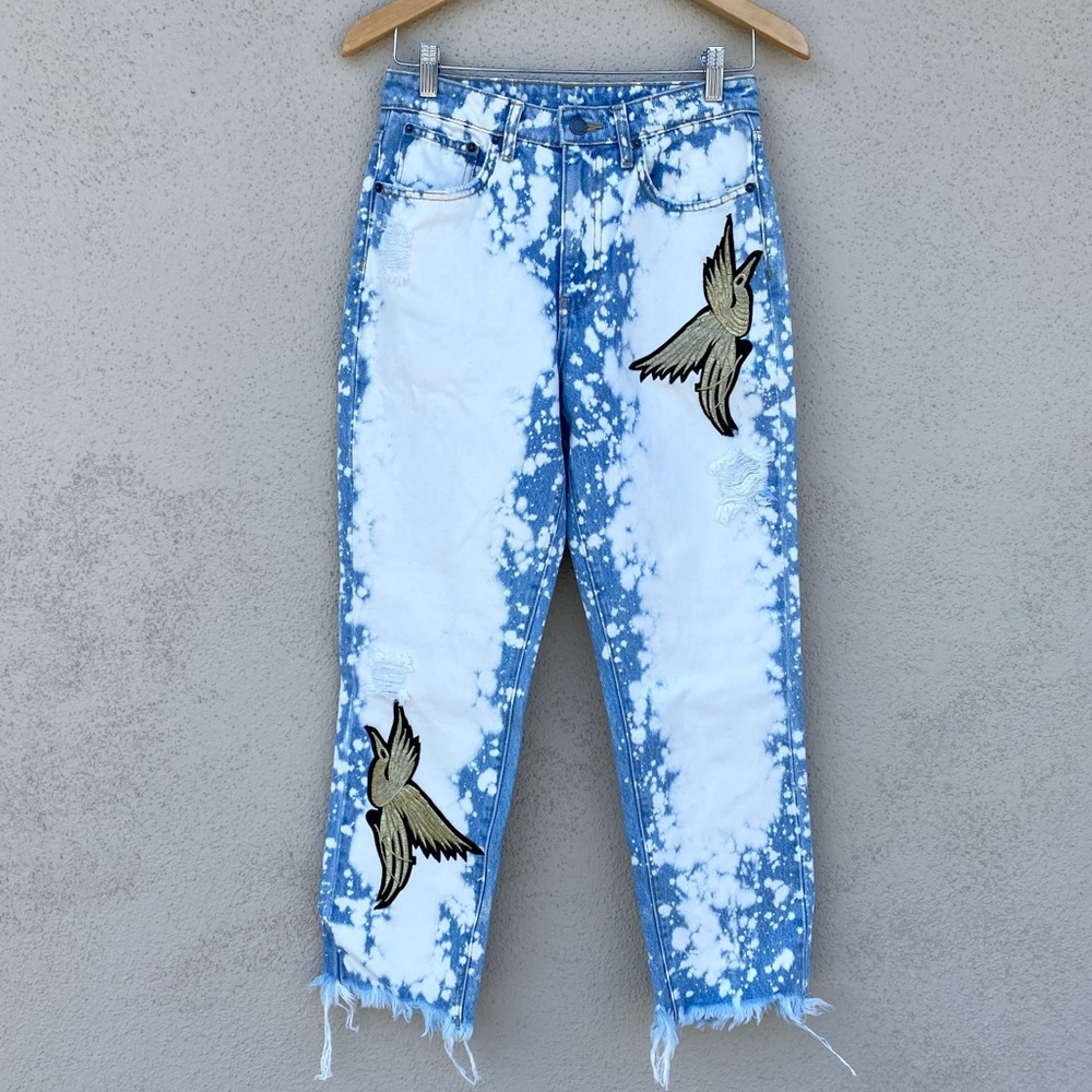 CARMAR mom jeans bleached high waisted denim embroidered streetwear boyfriend 26
